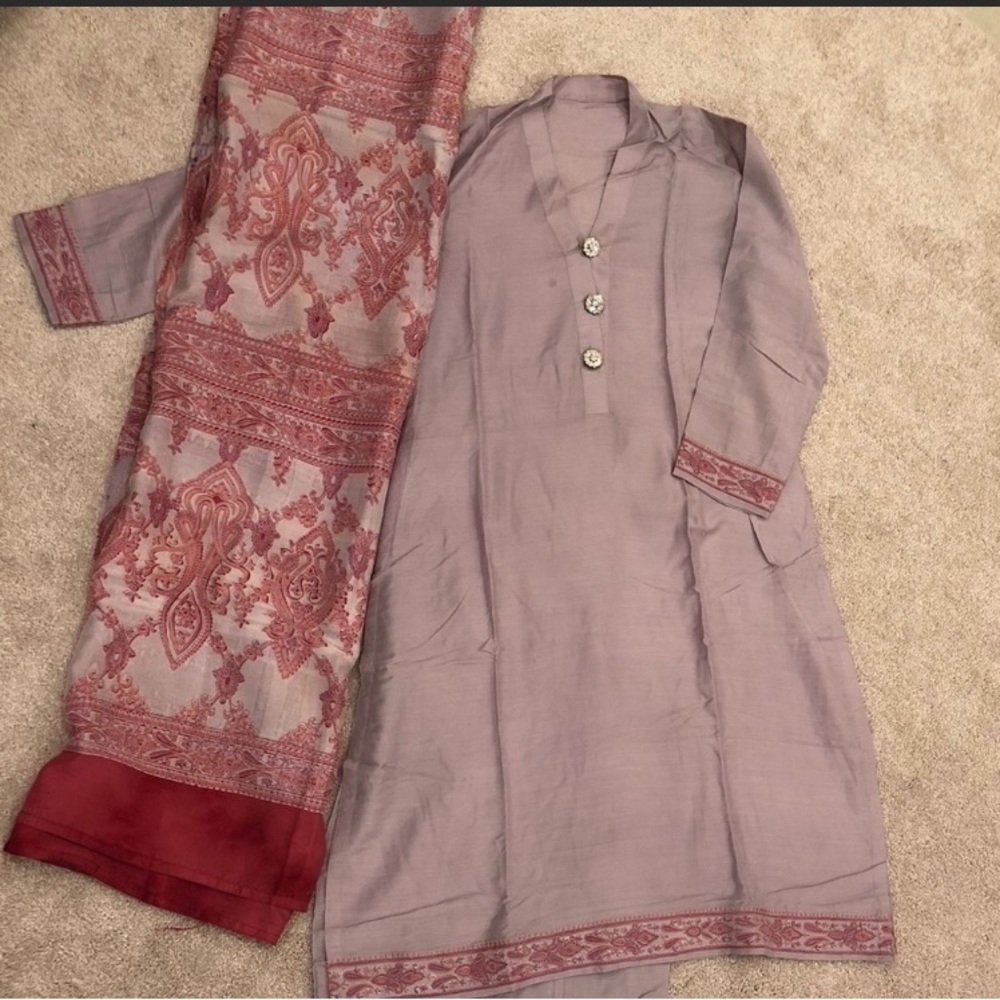 Womens lavender 3 pcs medium size suit